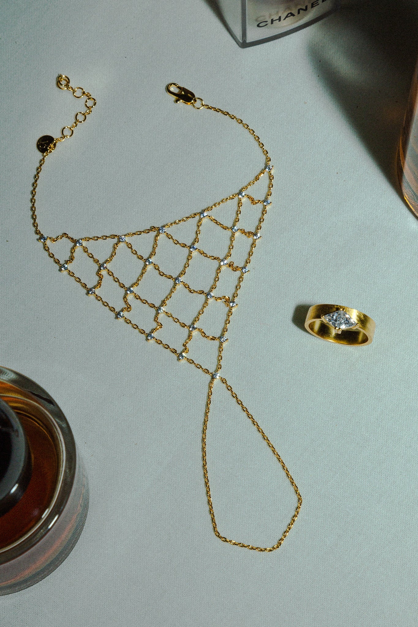 Arabian Dreams Hand Chain سلسلة يد ارابيان دريمز
