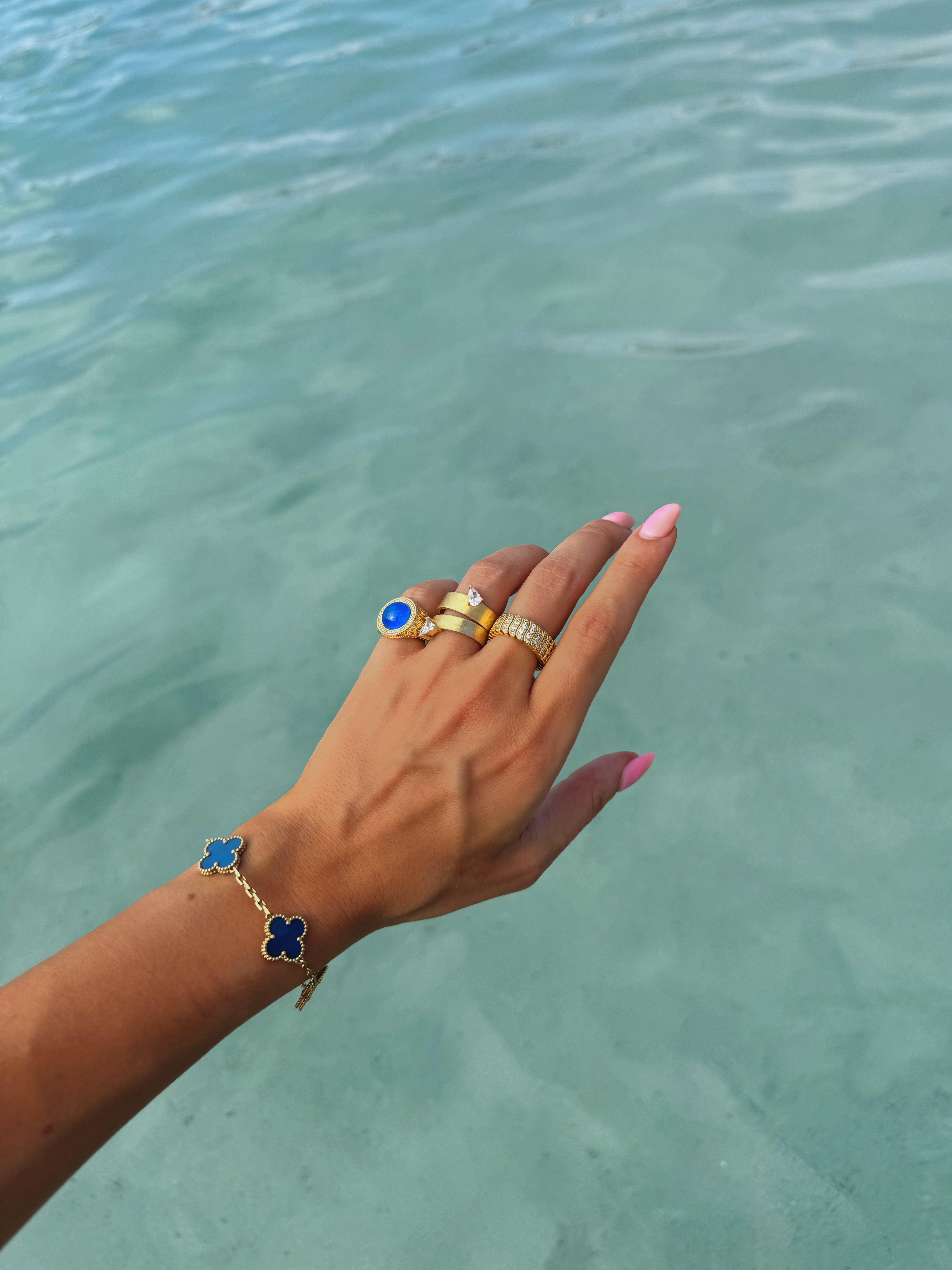 Alfreya Blue Agate Signet Ring خاتم ألفريا بحجر العقيق الأزرق