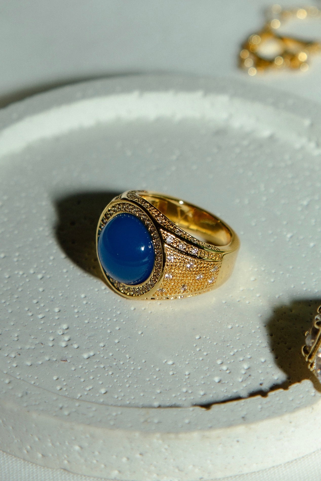 Alfreya Blue Agate Signet Ring خاتم ألفريا بحجر العقيق الأزرق