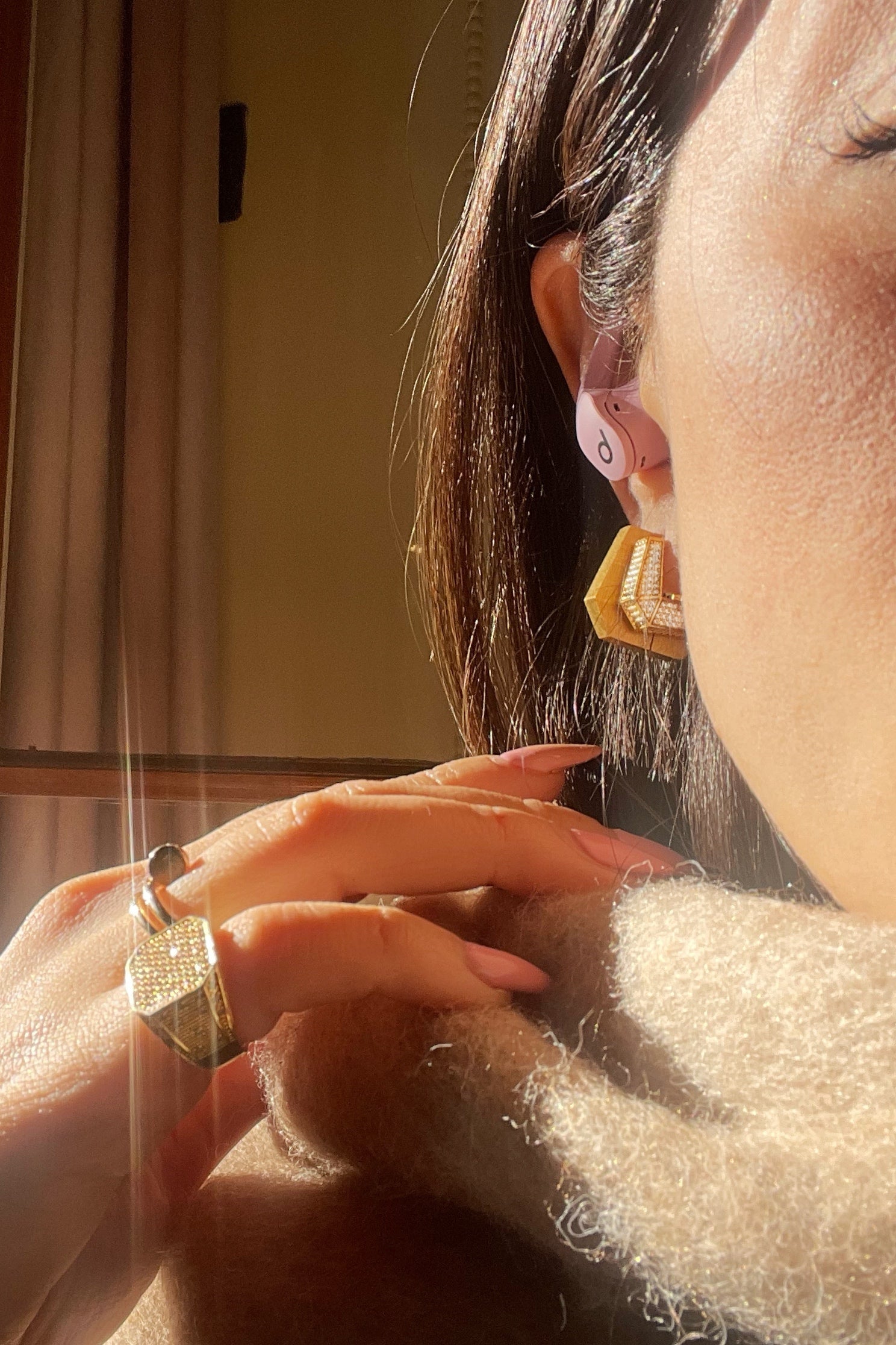 Amina Hex Matte Hoops أقراط أمينة سداسية غير لامعة
