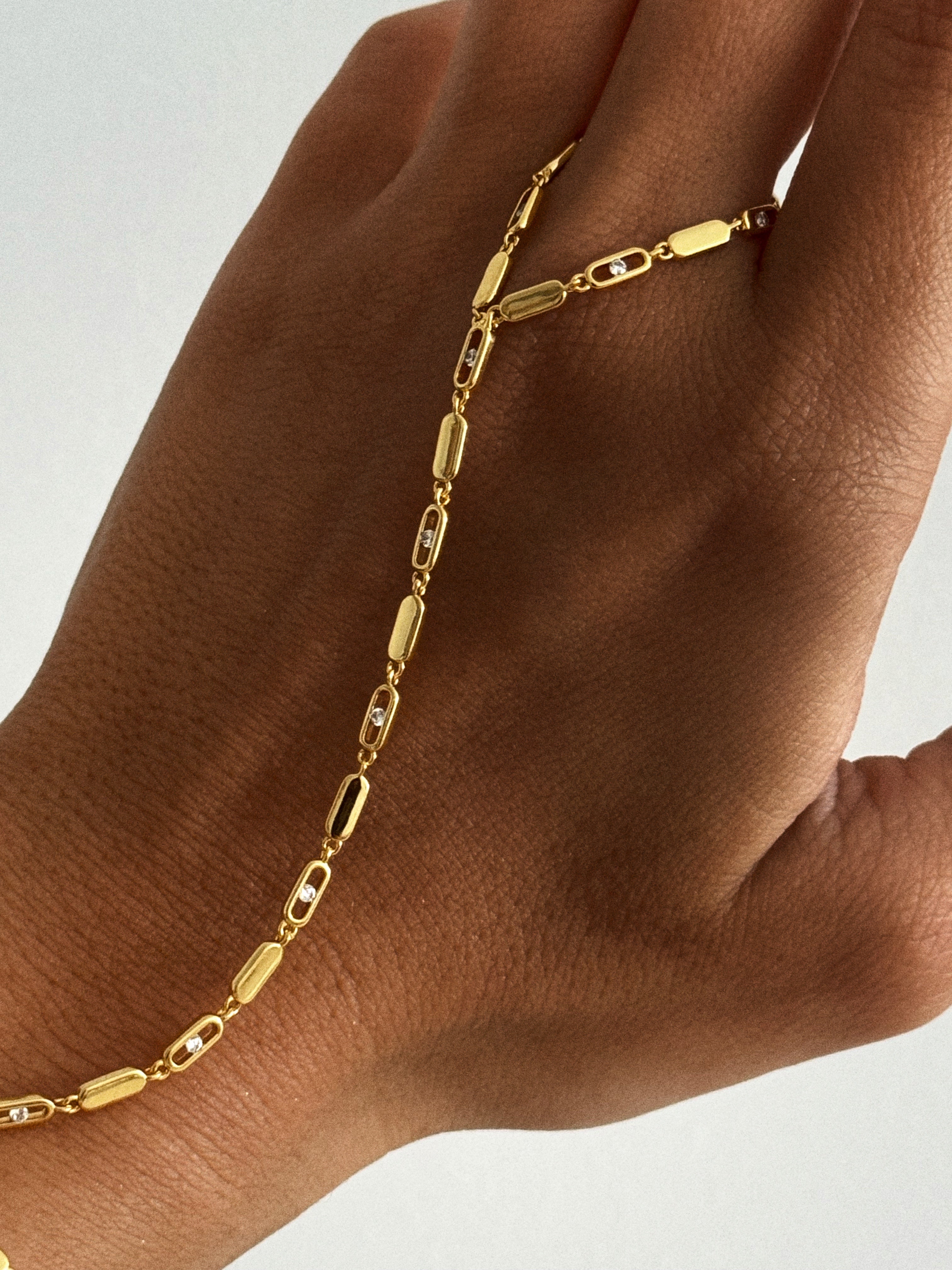 Toulouse Gold Hand Chain سلسلة يد تولوز ذهبية