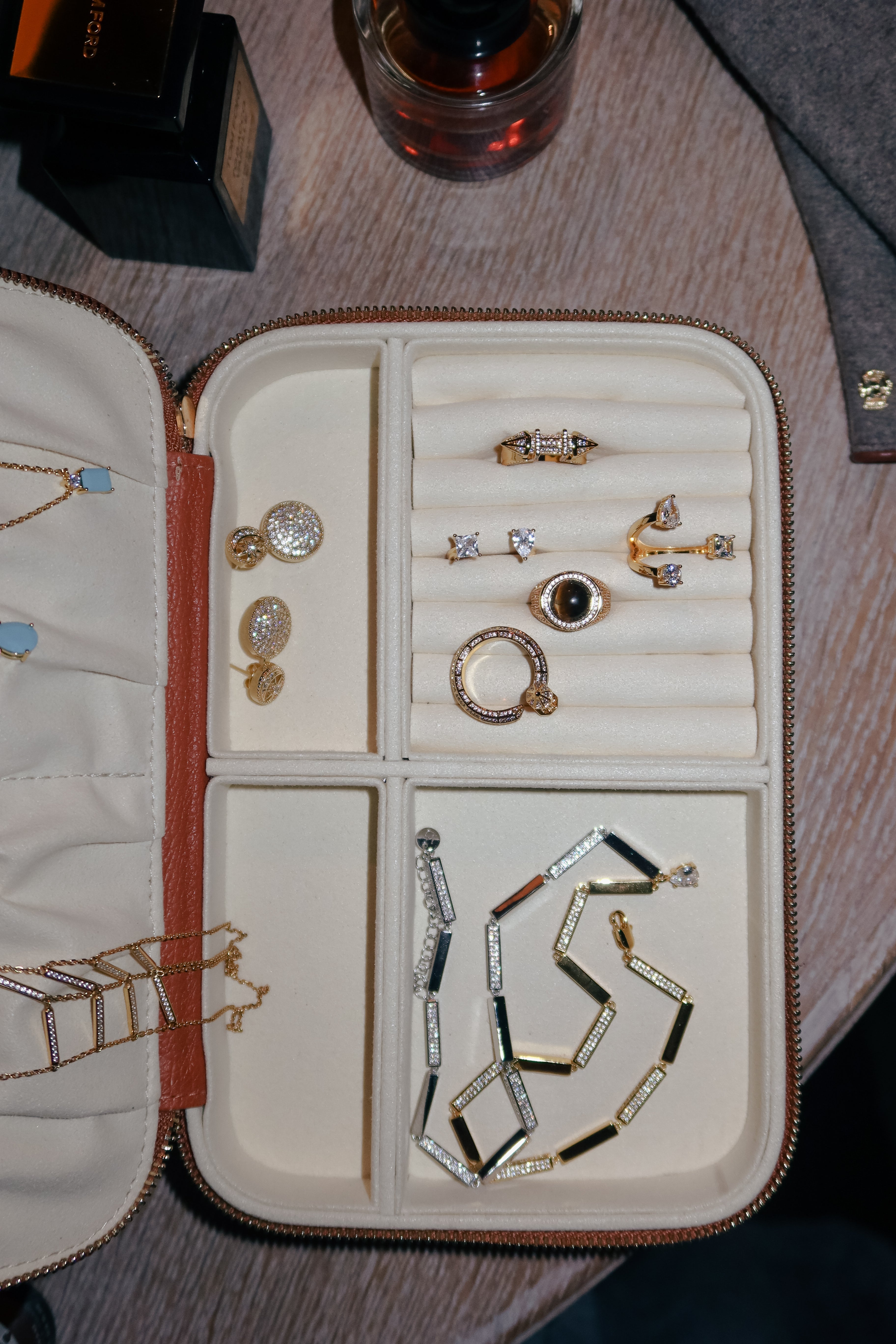 Jewelry Case - Big علبة مجوهرات - كبيرة