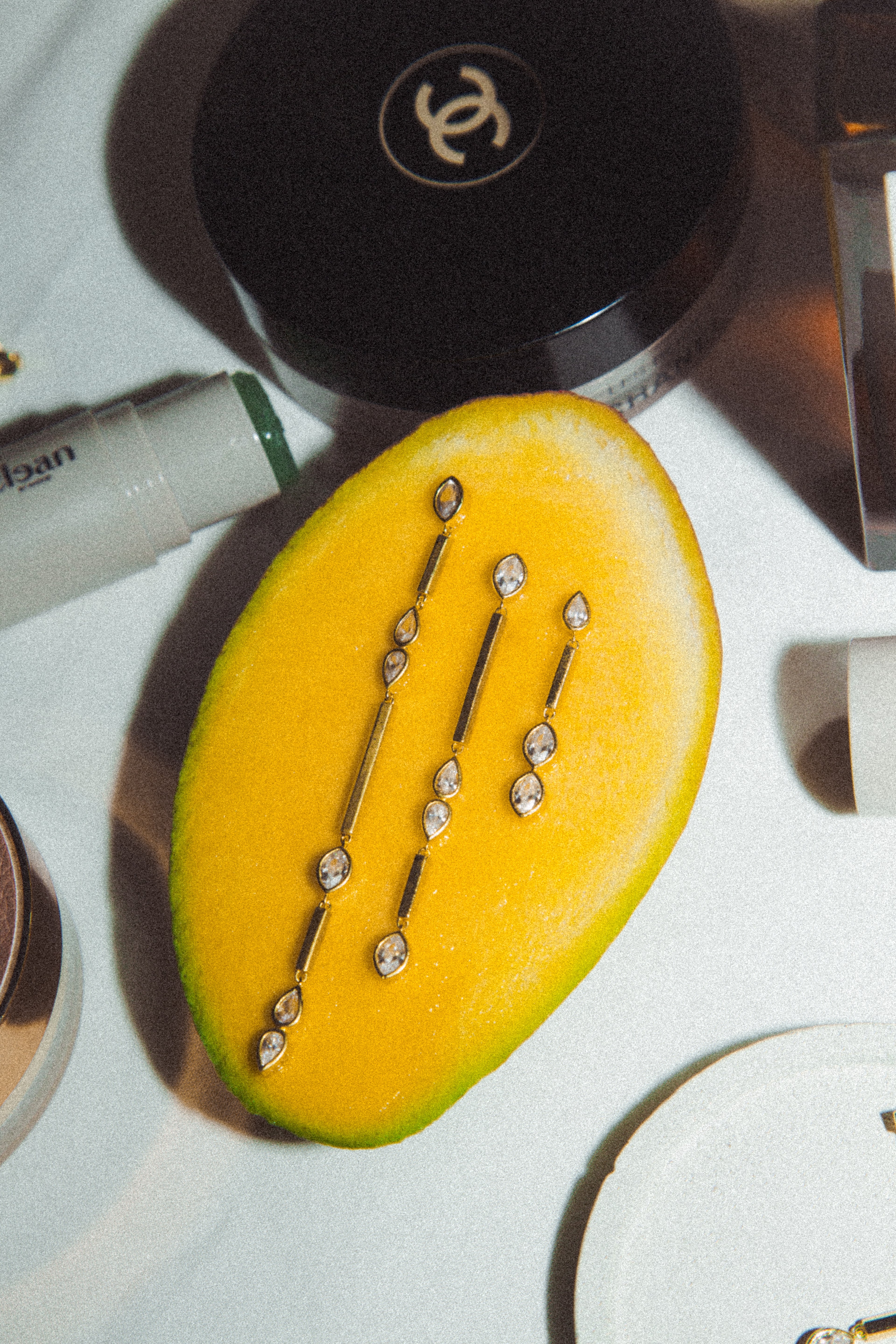 Lia Hex Drop Earrings Large أقراط ليا سداسية متدلية كبيرة