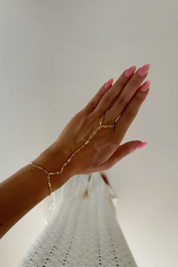 Toulouse Gold Hand Chain سلسلة يد تولوز ذهبية