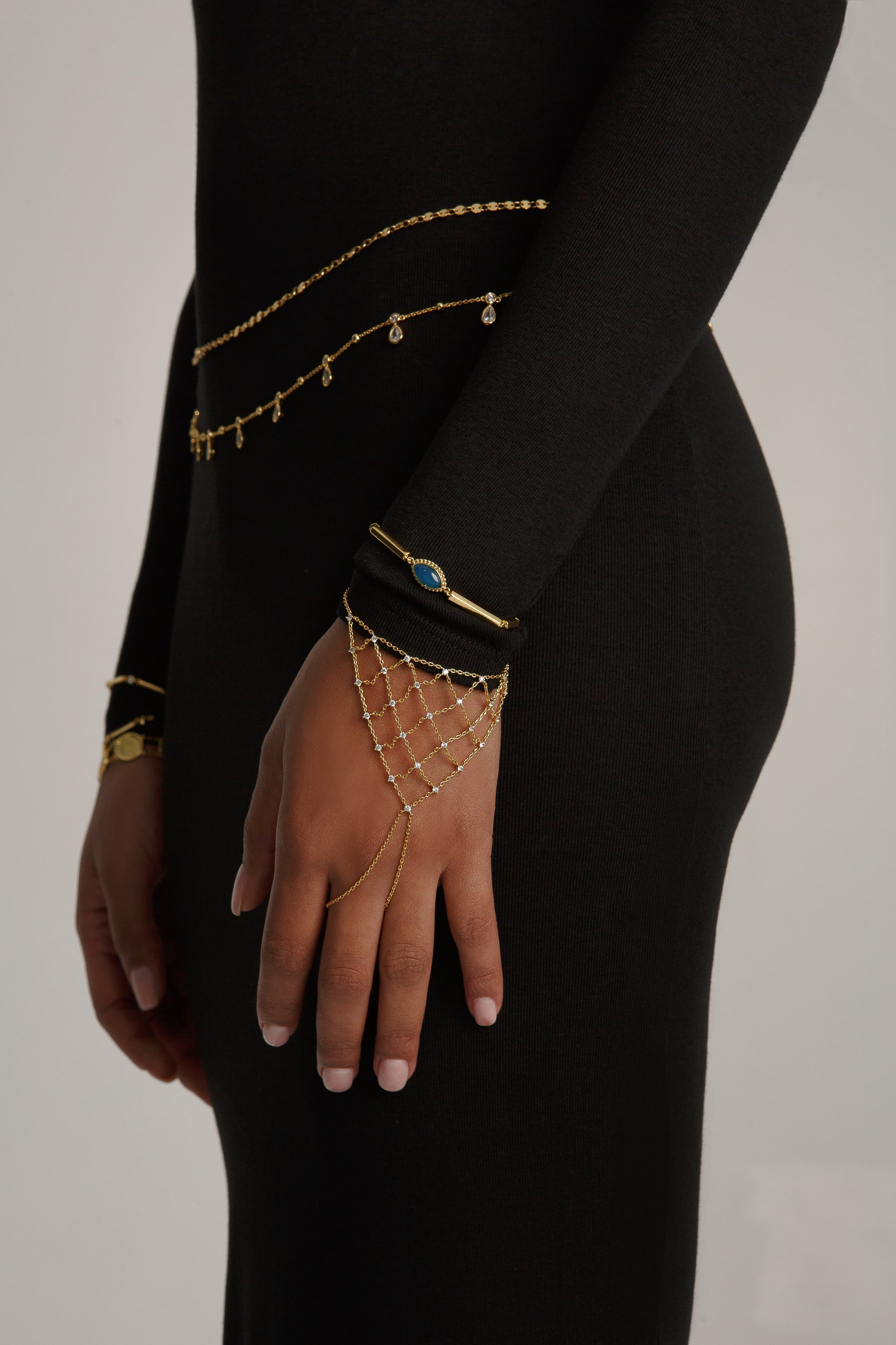 Arabian Dreams Hand Chain سلسلة يد ارابيان دريمز