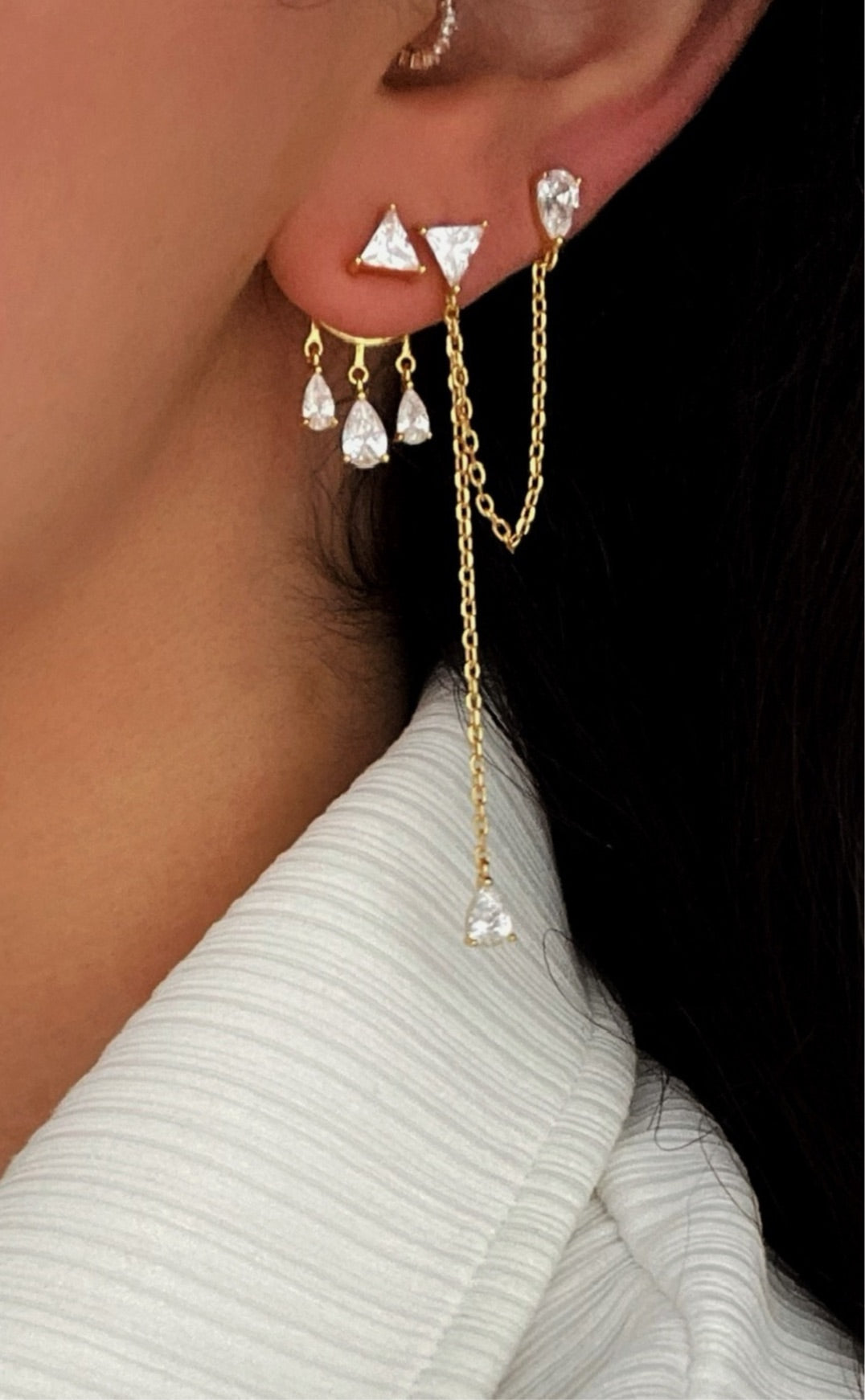 Tri-Stone Ear Chain Studs أقراط أذن ثلاثية الأحجار