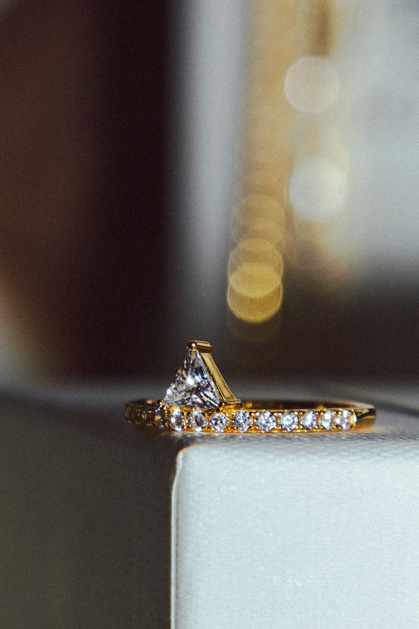 Pyramid Stone Ring Band خاتم بحجر على شكل هرم