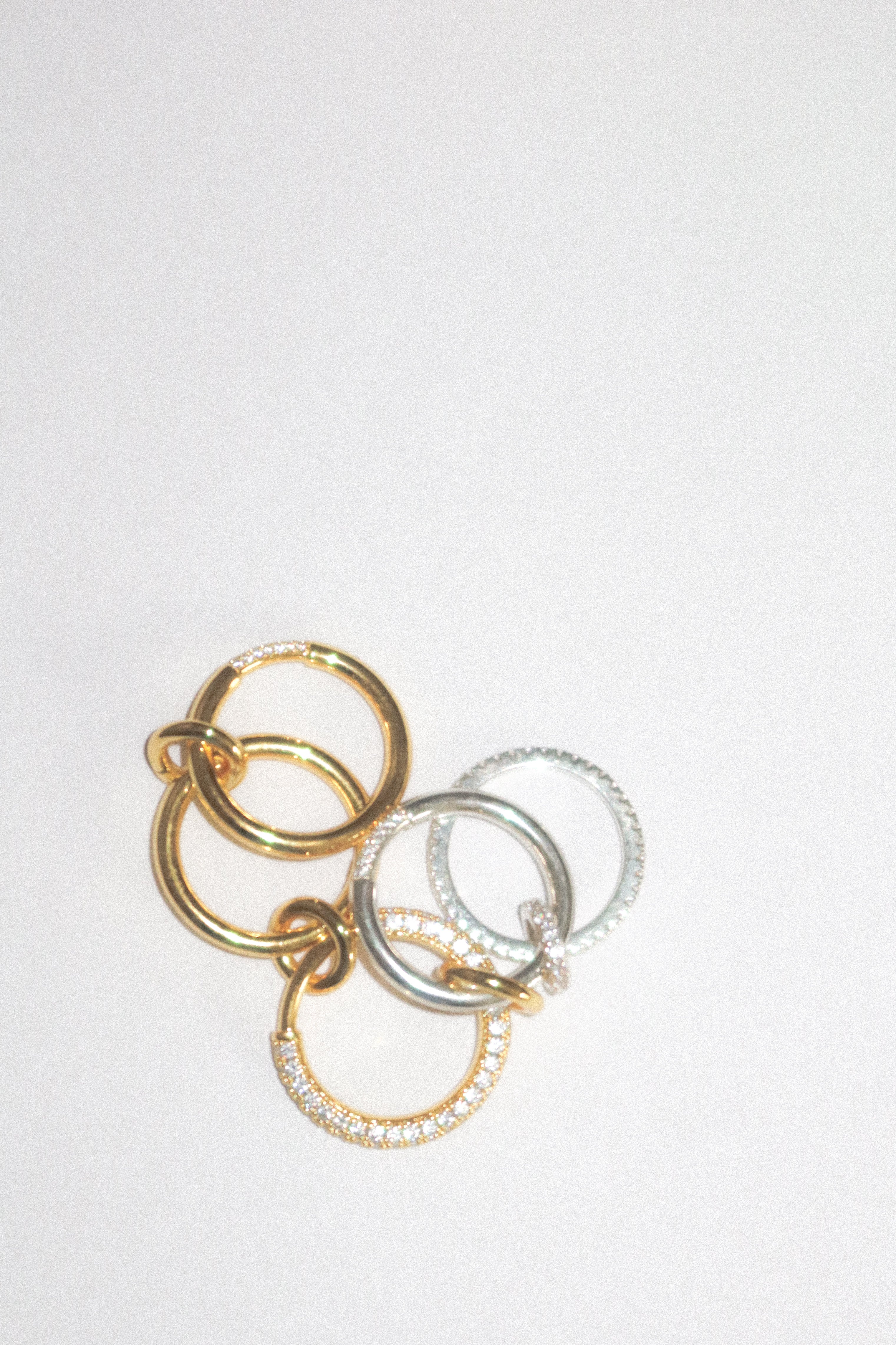 Ivy Locked Ring Mix