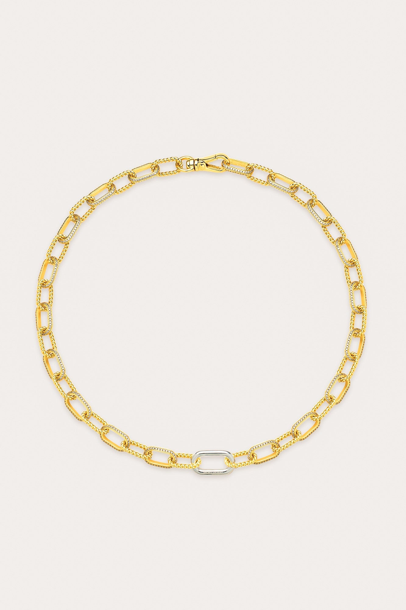 Kate Gold Cable Link Pavé Chain Necklace  عقد سلسلة كيت بحلقات كابل ذهبية مرصعة