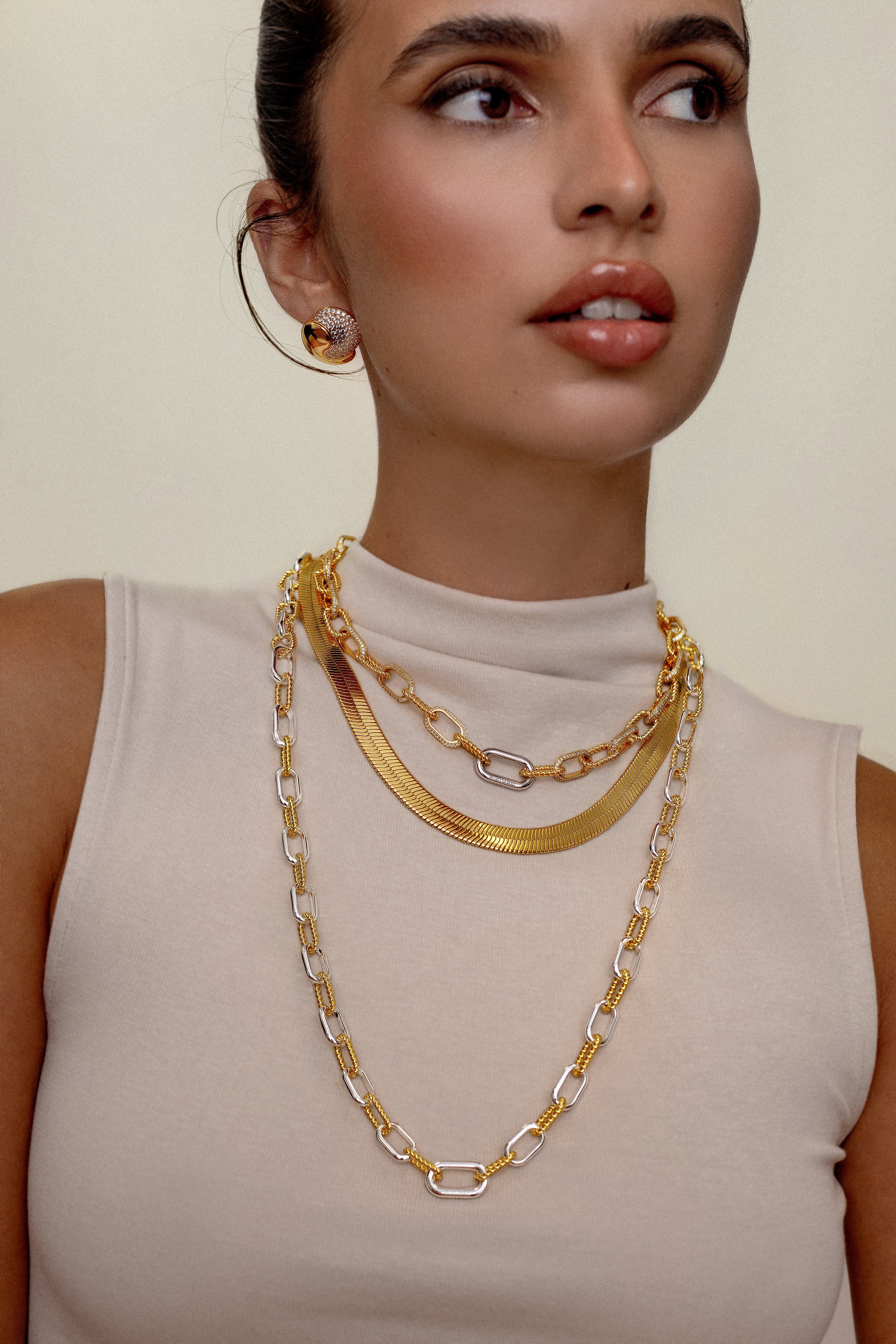 Kate Gold Cable Link Chain Necklace - Long  عقد سلسلة كيت بحلقات كابل ذهبية - طويل