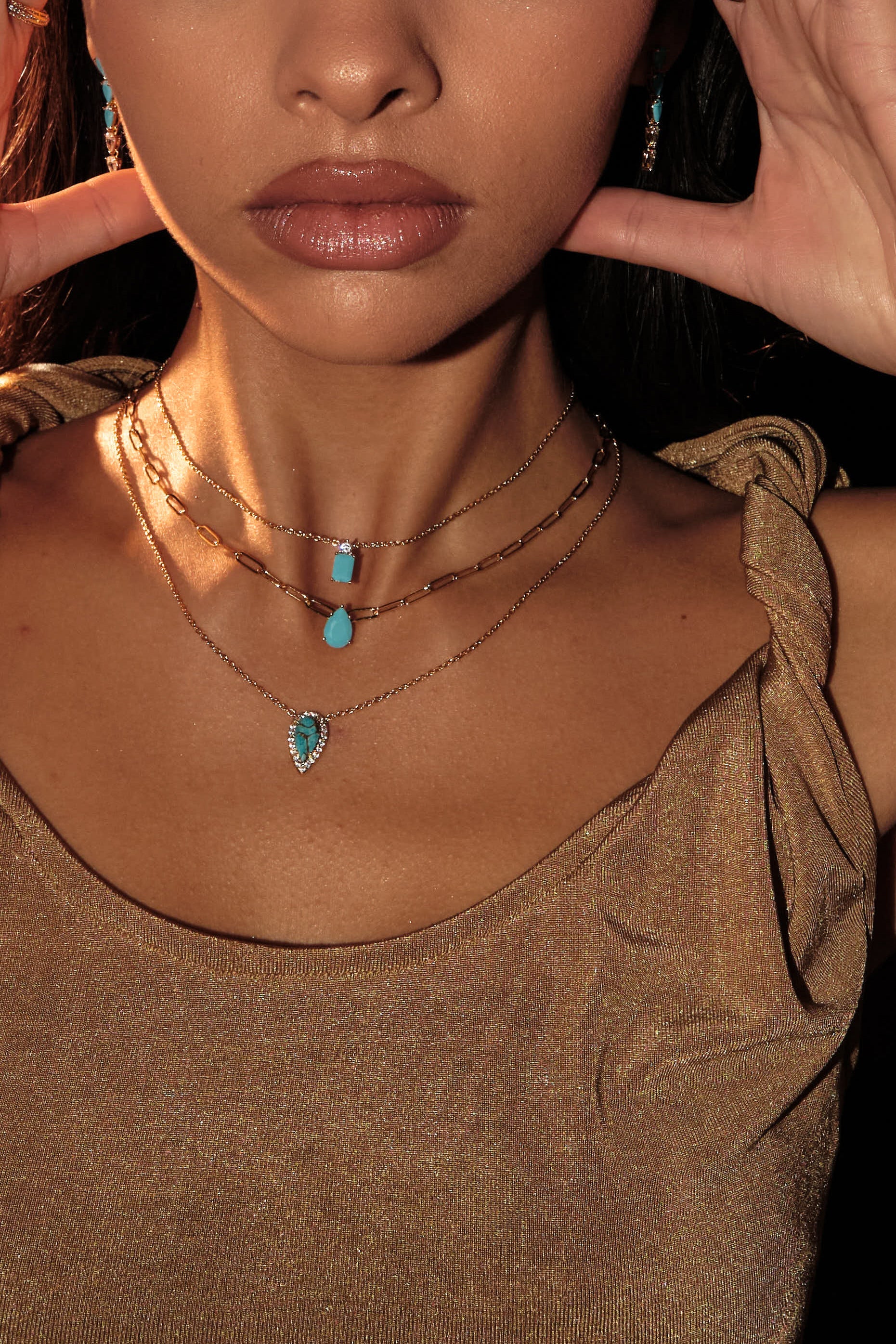 Persian Turquoise Stone Necklace   عقد بحجر الفيروز الفارسي
