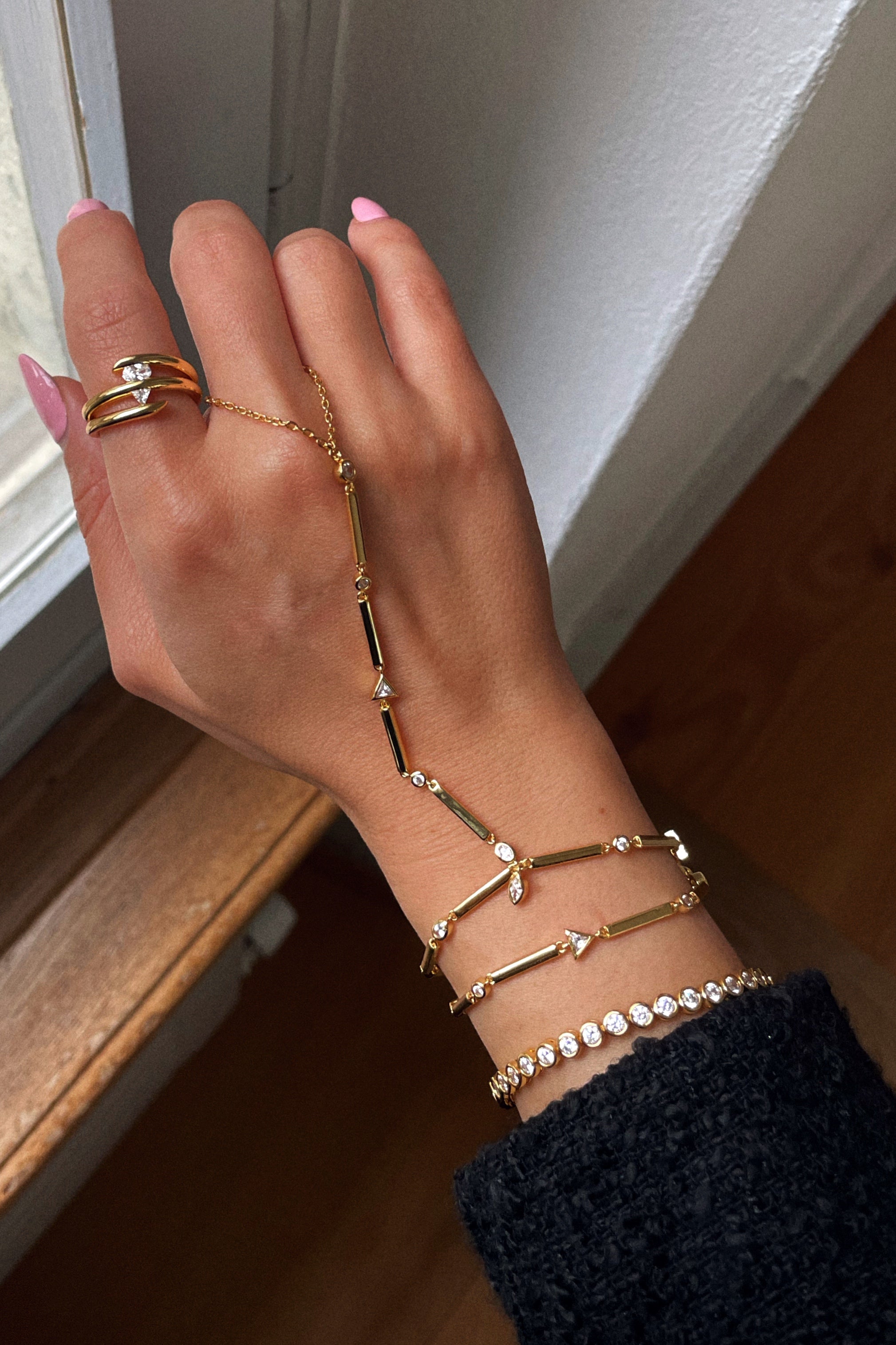 Tania Hand Chain سلسلة يد تانيا 
