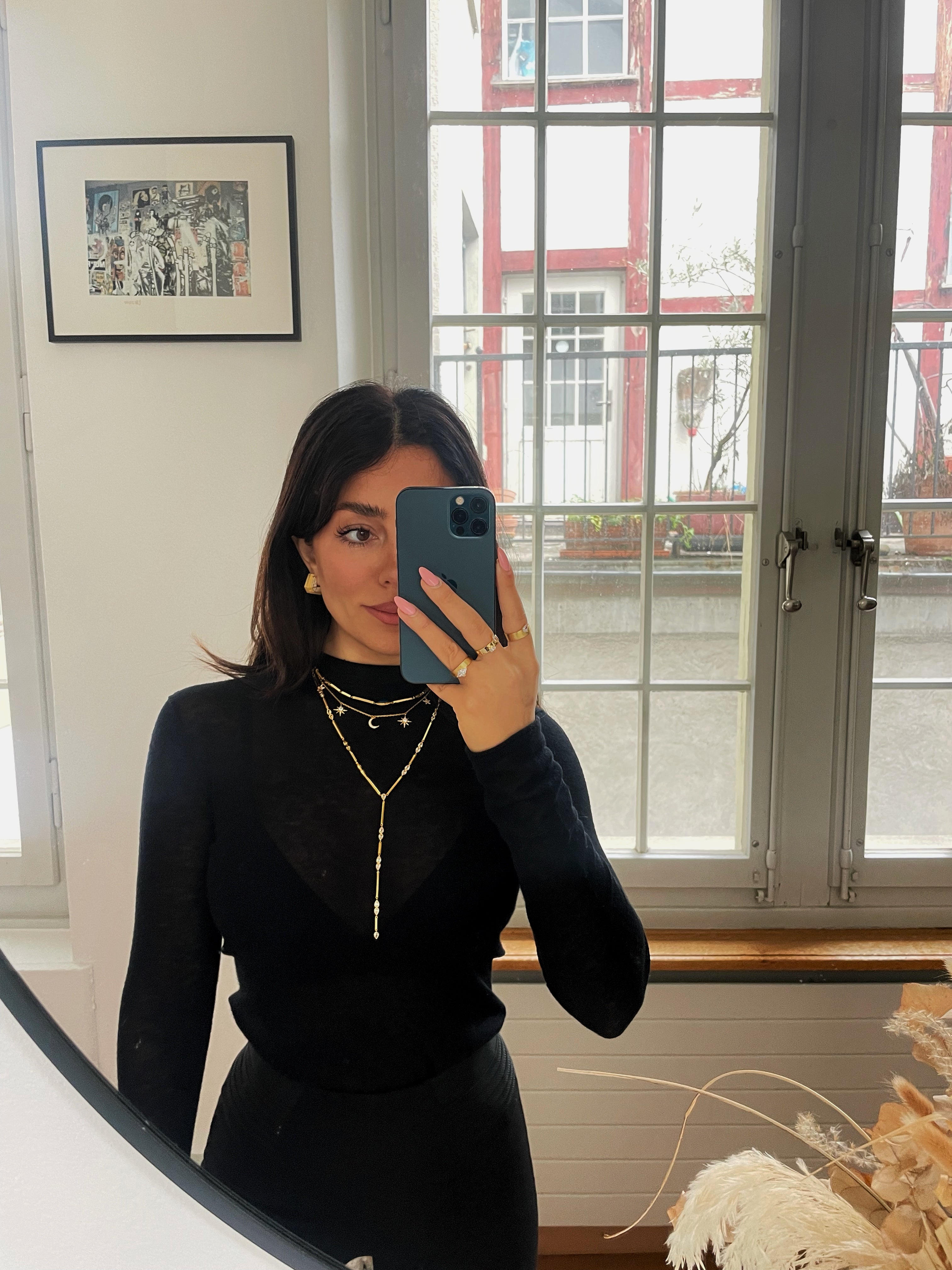 Amina Hex Paved Hoops أقراط حلقية سداسية مرصعة أمينه