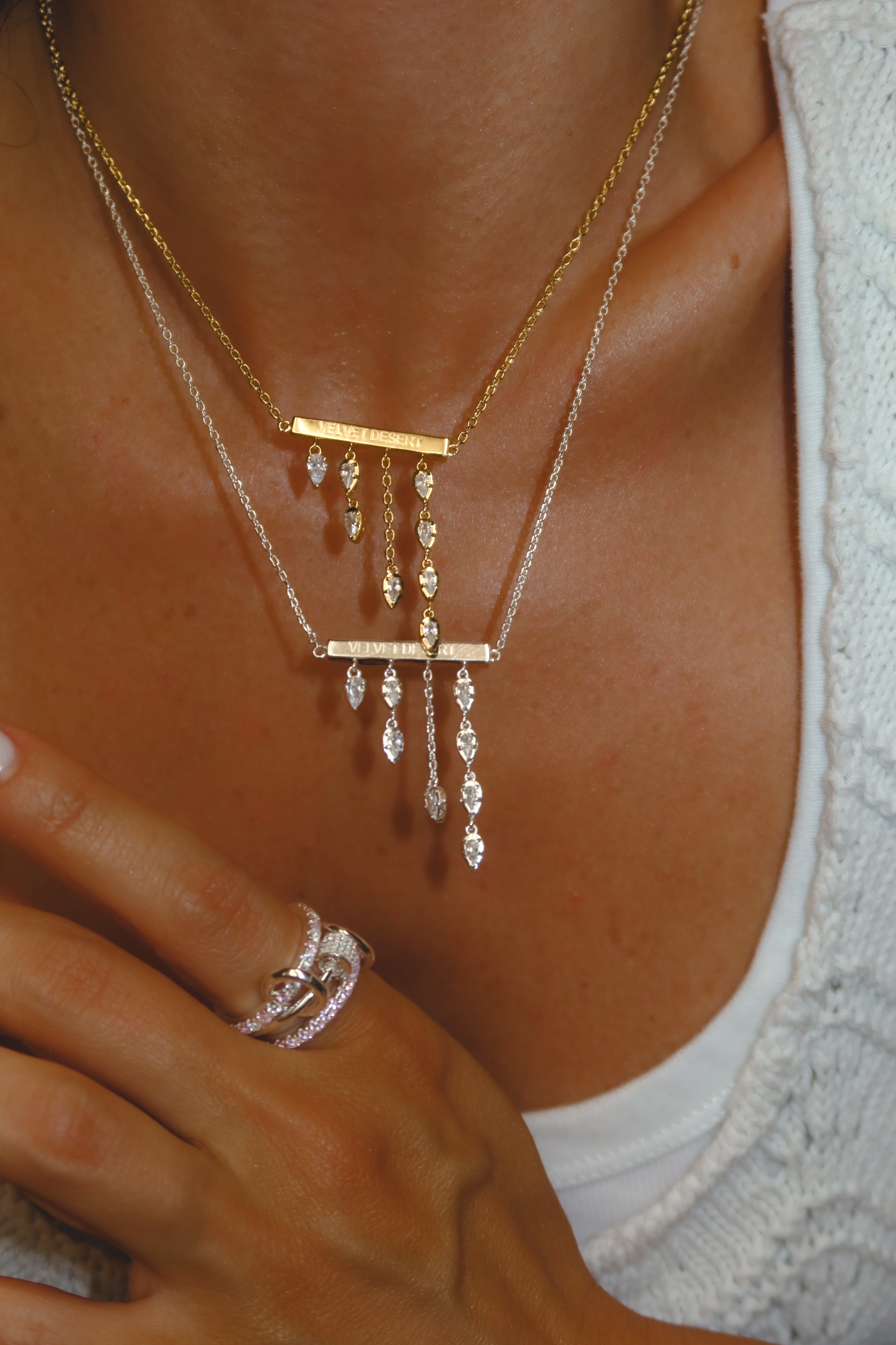 Silver North Lines Drop Necklace  عقد سيلفر نورث لاينز دروب