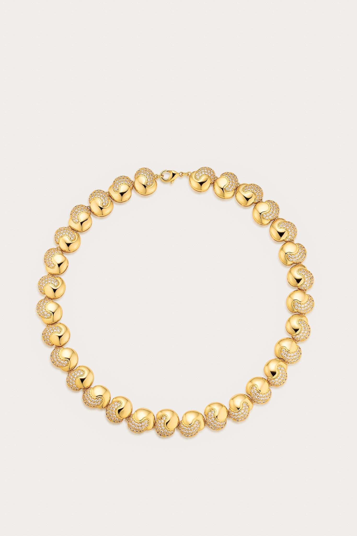 Yinyang Button Necklace عقد زر يين يانغ