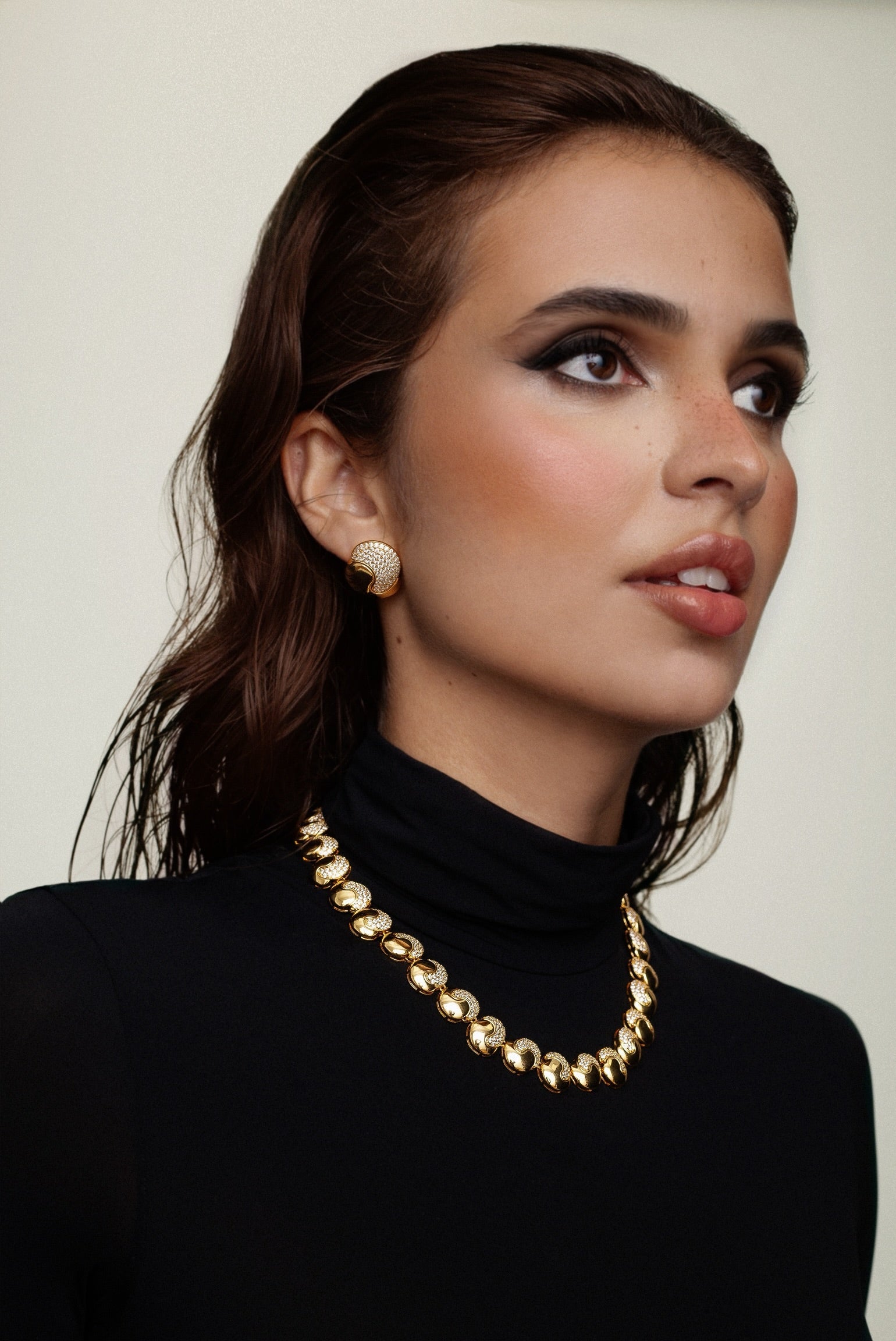 Yinyang Button Necklace عقد زر يين يانغ