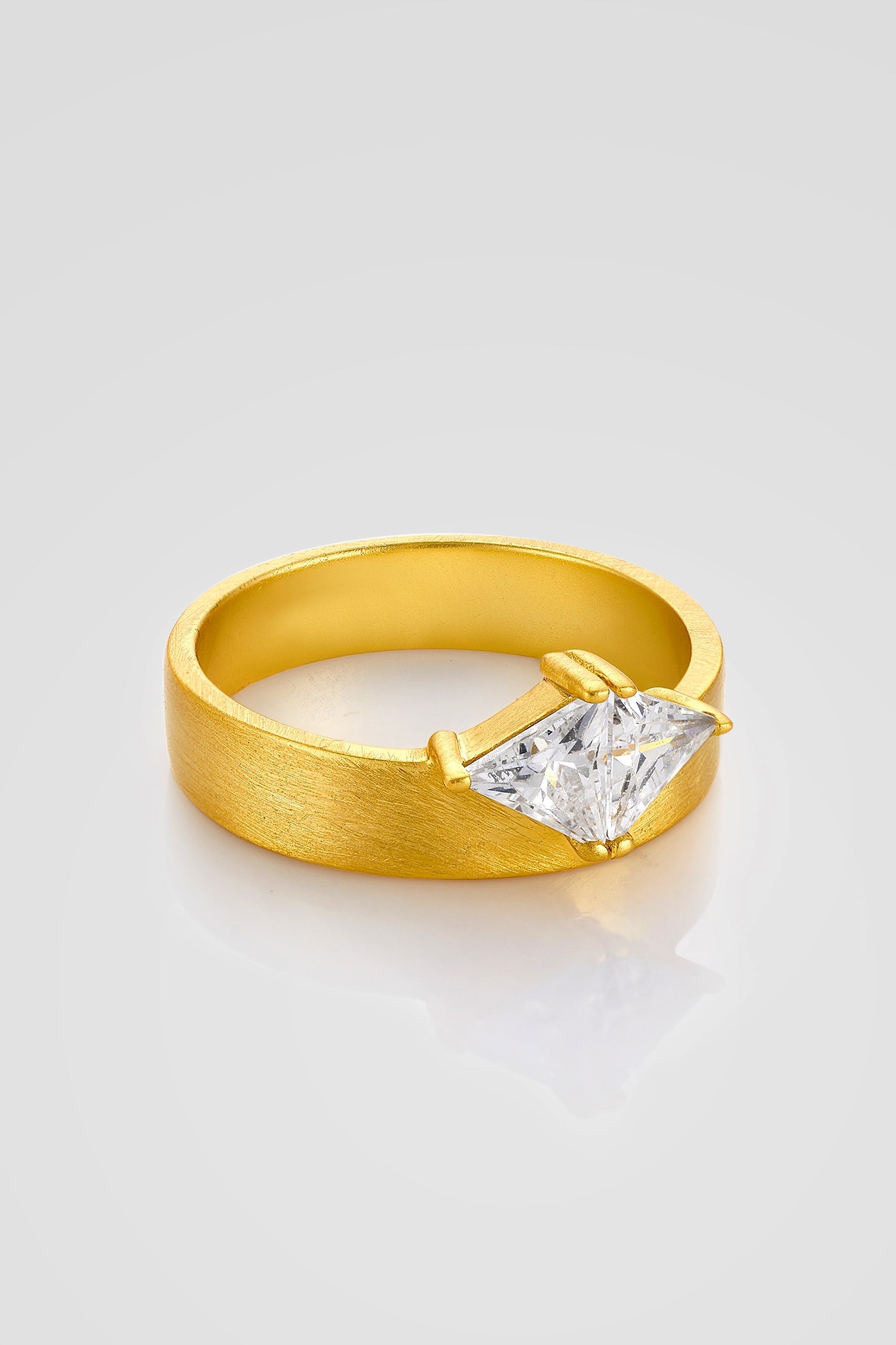 Pyramid Matte Ring خاتم هرم غير لامع