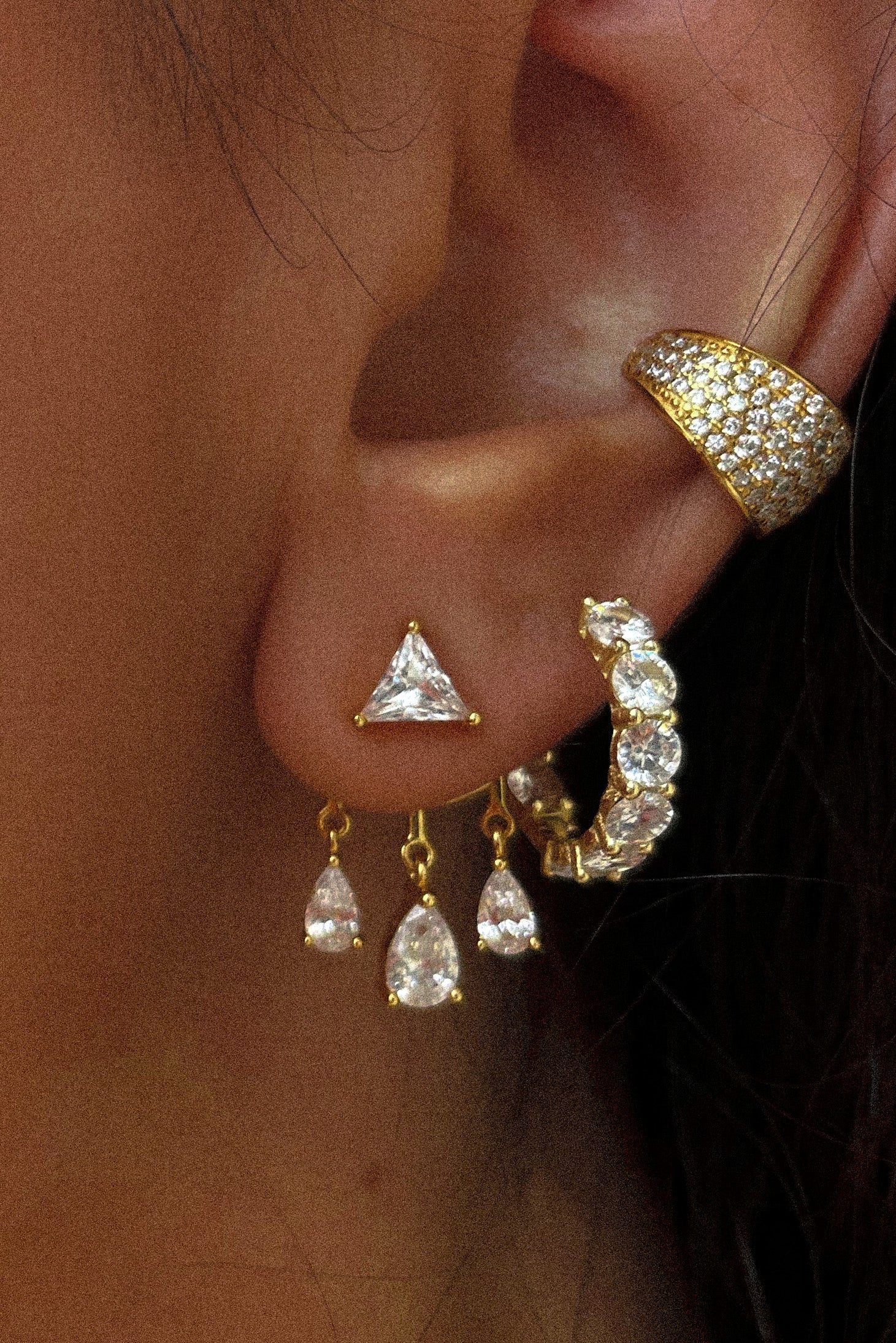 Comet Ear Cuff Gold غطاء أذن ذهبي بتصميم كوميت