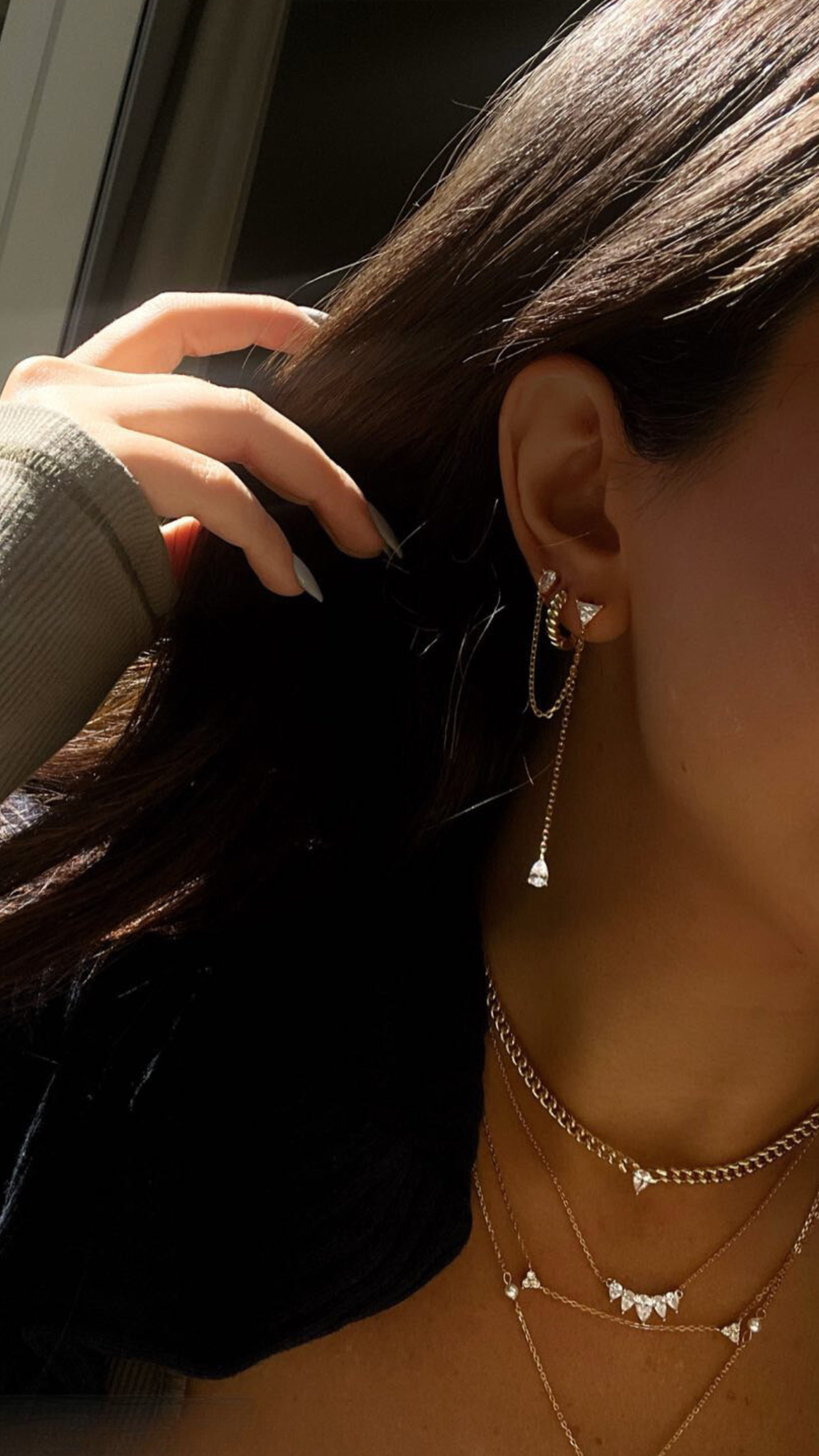  Tri-Stone Ear Chain Studs أقراط أذن ثلاثية الأحجار