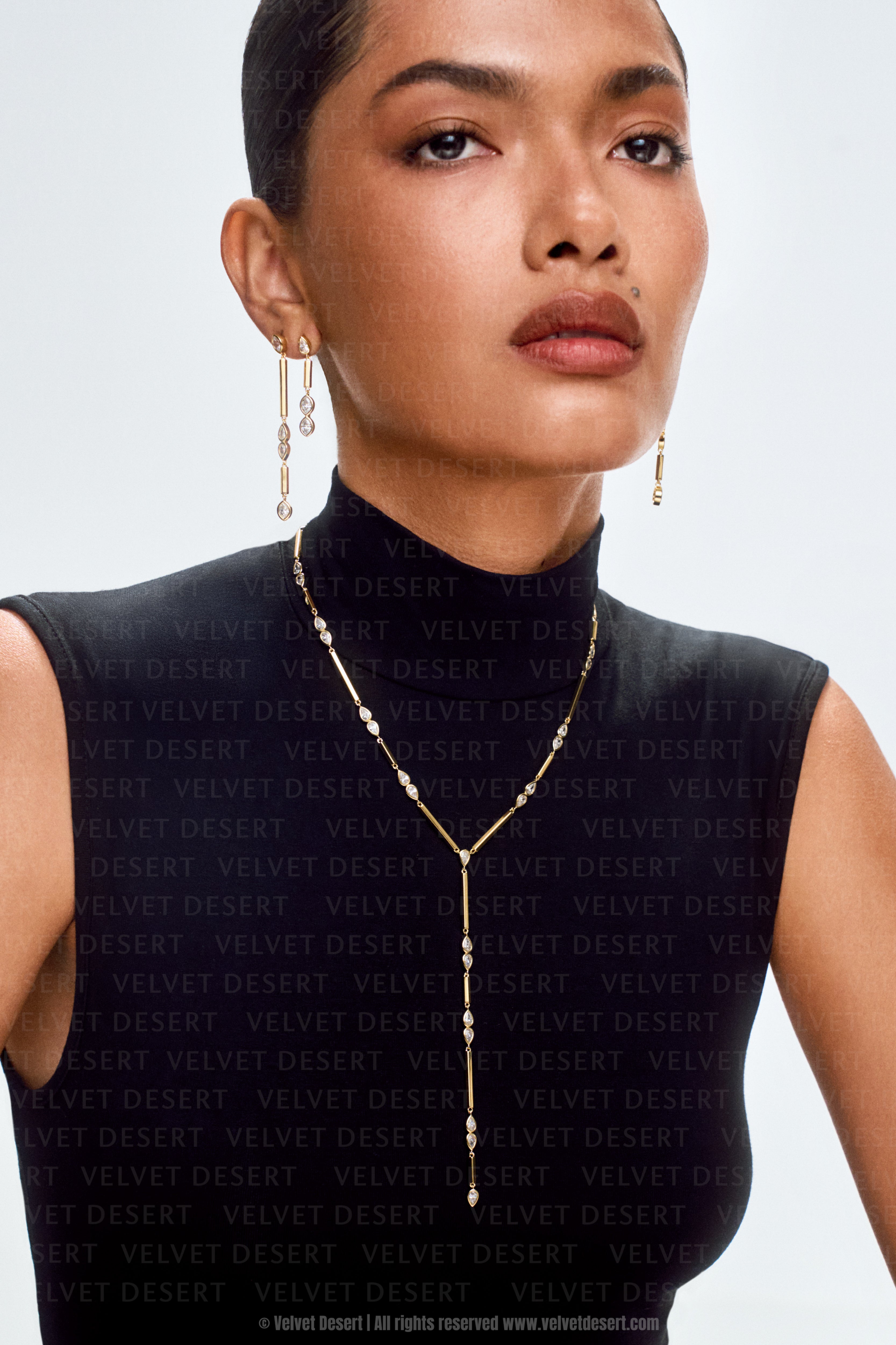 Hex Dangle Drop Necklace عقد هيكس سداسي الشكل 