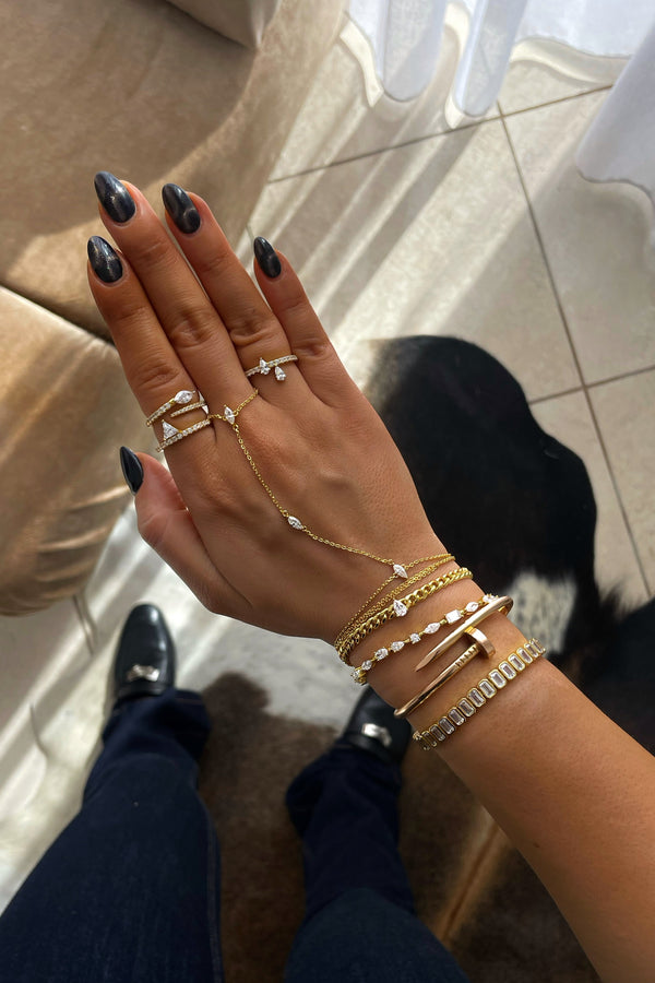  Gold Framed Baguette Eternity Bracelet سوار الأبدية المصنوع من خشب الباجيت بإطار ذهبي